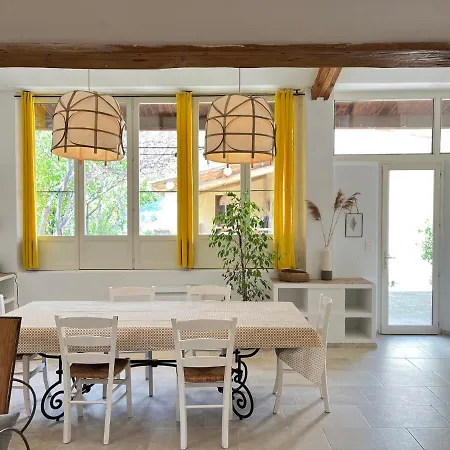 Вилла Domaine De La Bastidonne Cereste